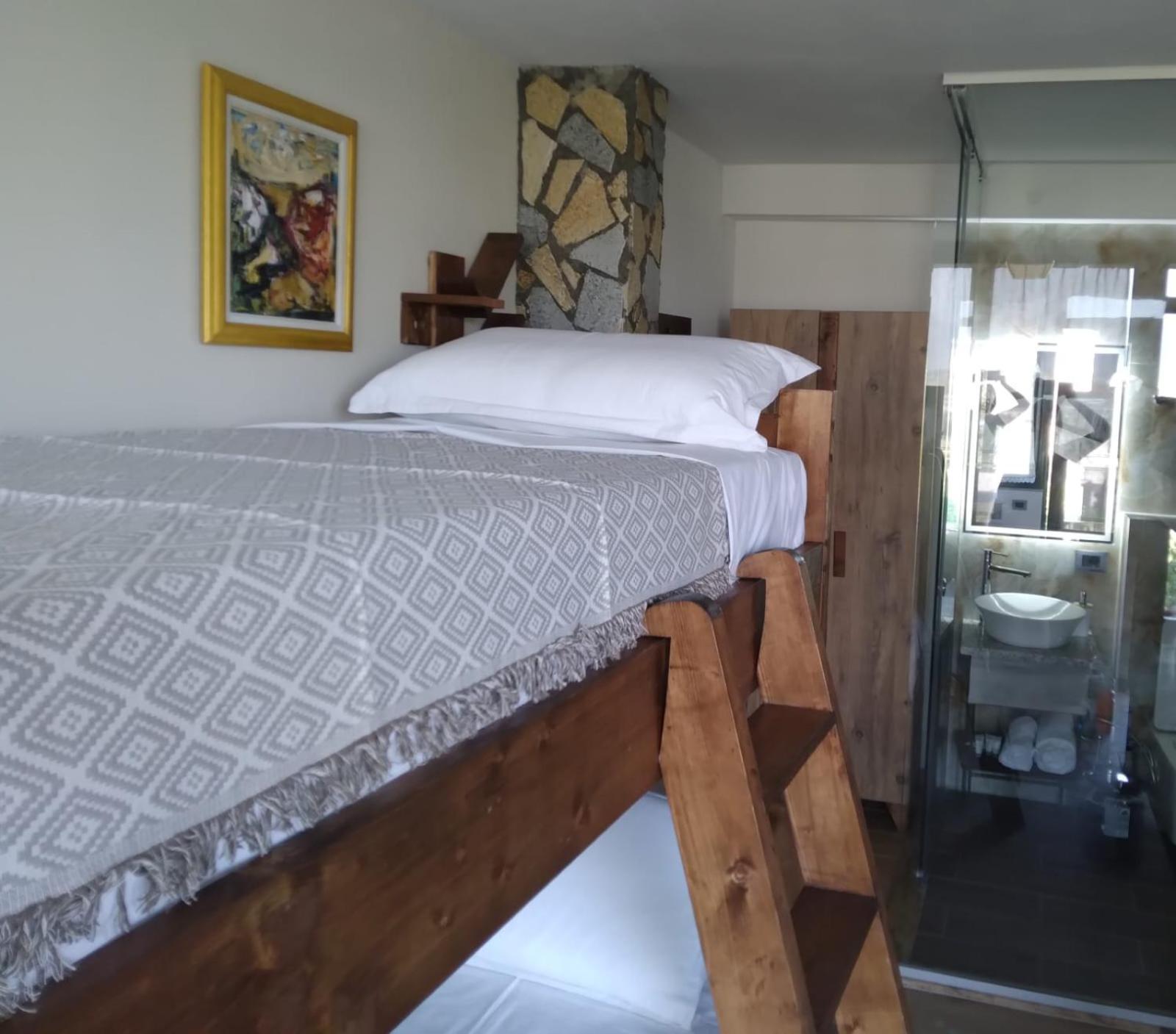 Vila Shehi Guesthouse And Winery Mucaj Kültér fotó