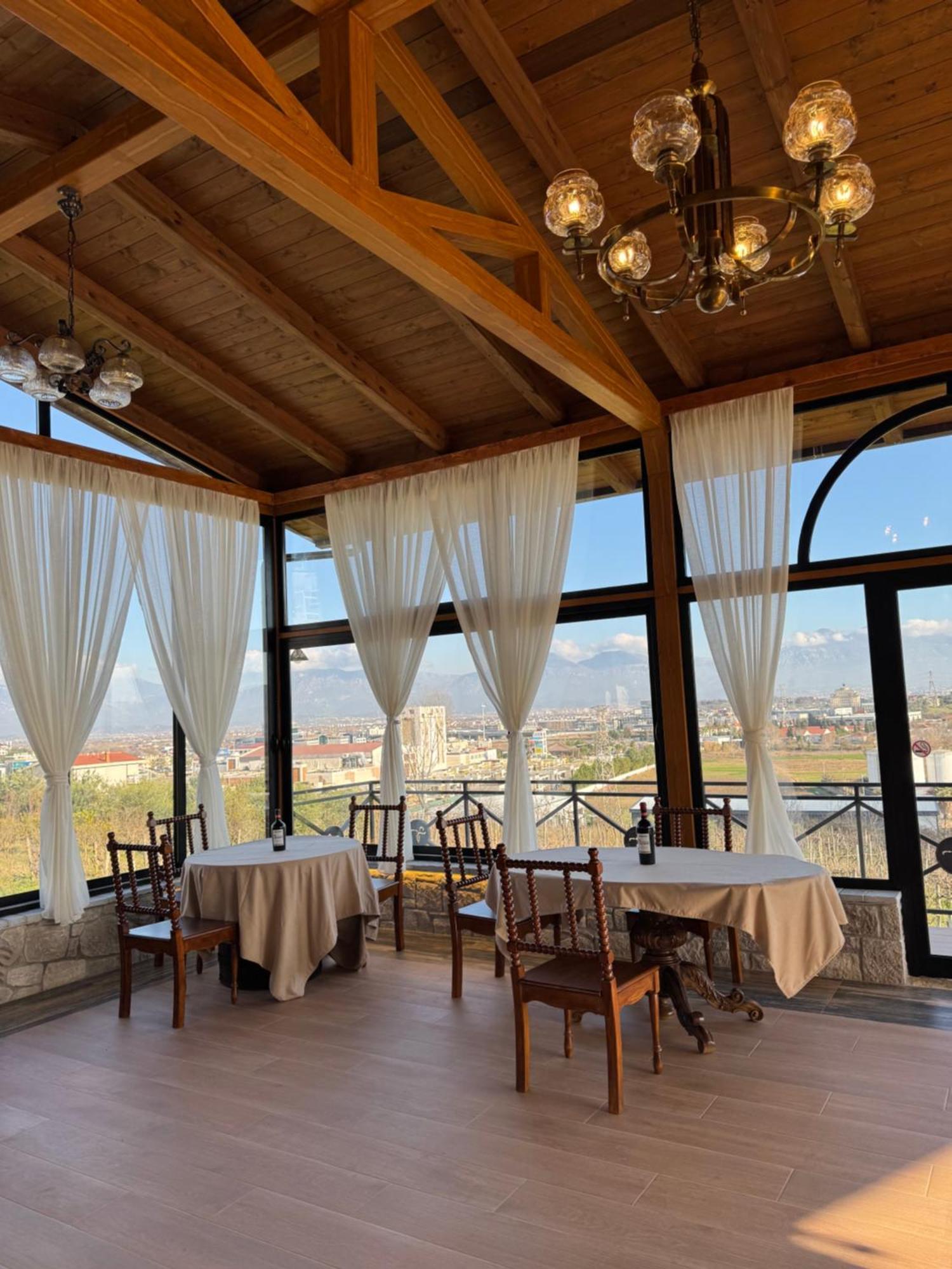 Vila Shehi Guesthouse And Winery Mucaj Kültér fotó